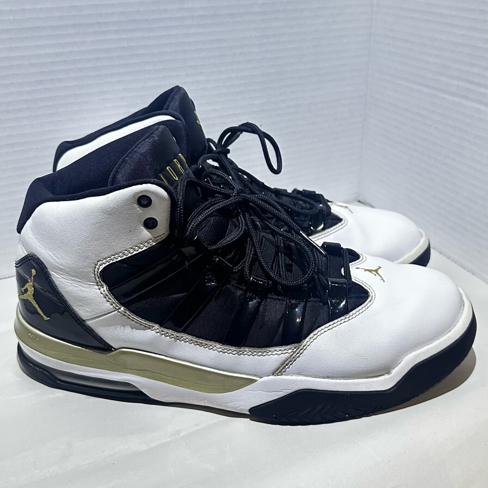 Jordan Max Aura White Metallic Gold Black Size 10 Sneakers Shoes Lace-Up - Picture 3 of 12